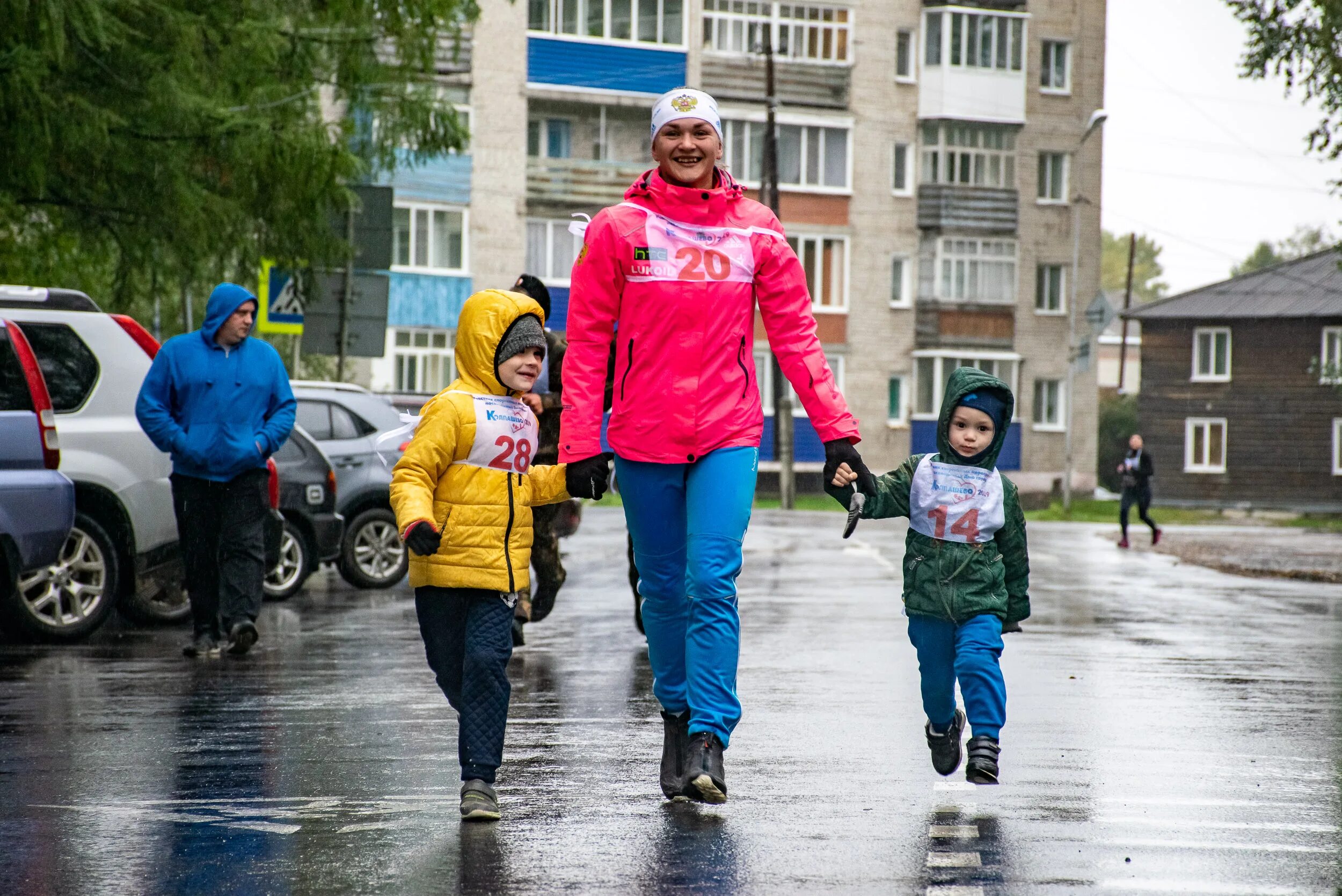 Назарово контакт новости подслушано. Телевидение Колпашево. Подслушано в Колпашево. Вести Колпашево. Колпашево день города.