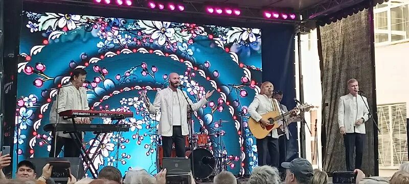 подслушано док кимры. подслушано док кимры. футбольная площадка около школы номер 5 в кимрах. уралмаш площадка возле школы 136. кимры 15 школа.