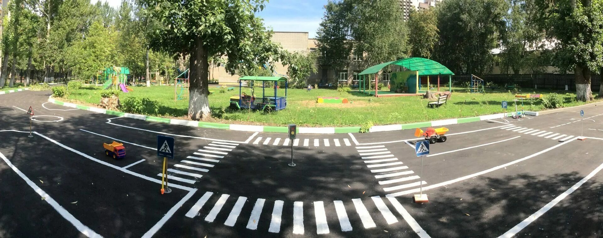 площадка для изучения правил дорожного движения. детских площадок дорожного движения. автогородок для детского сада. автогородок лицей 10 клин. автогородок 33 владимир.