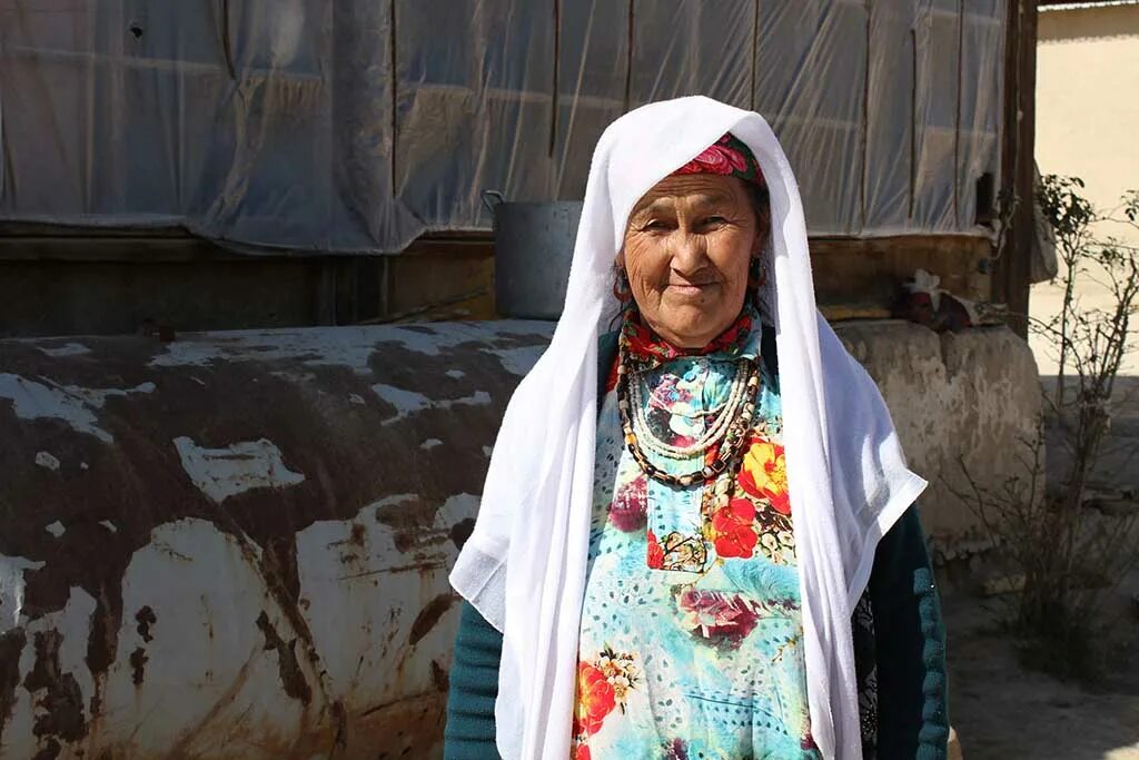Жил был таджик. Таджикские женщины. Бабка таджик. Узбекская бабушка. Таджикистан бабушка.