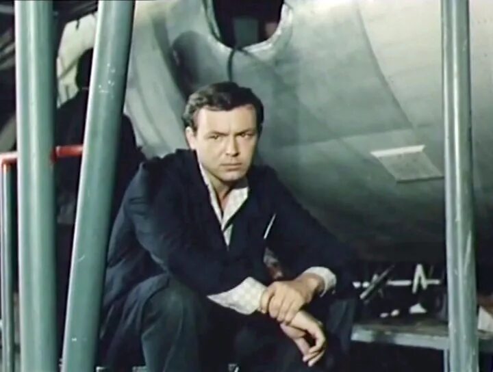 Цеховик за горизонт. Демич юрий александрович актер. там за горизонтом фильм 1975. юрий демич спектакли. юрий демич и татьяна люкшинова.