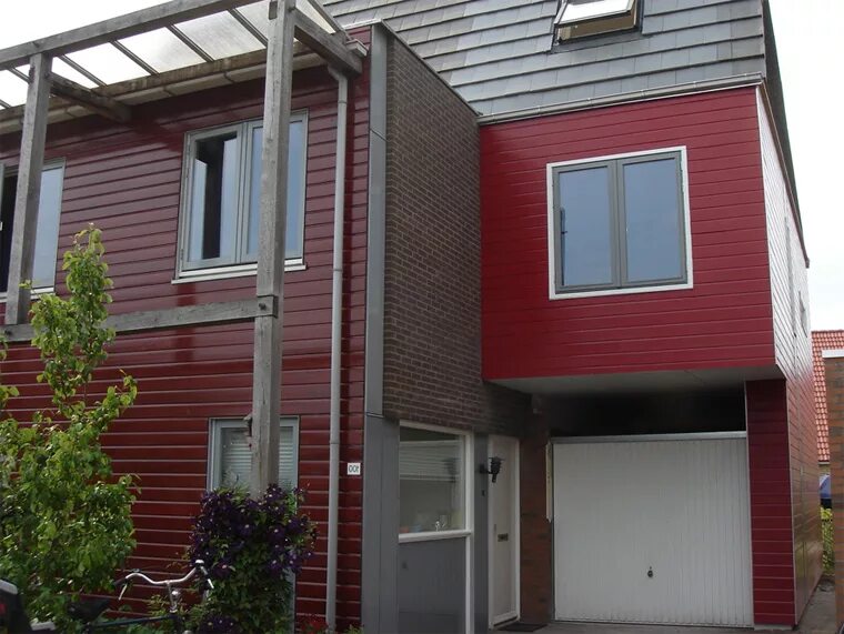 отделка домов профлистом. дома обшитые профлистом фото. обшивка домов профнастилом. деревянный дом обшитый профнастилом. отделка фасада профнастилом.