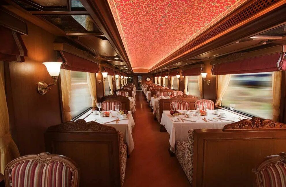Dining car. Поезд Махараджа экспресс. Поезд Махараджа экспресс индийский. Maharajas’ Express поезд ресторан. Поезд по Индии Махараджа экспресс.