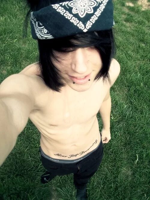 Эмо бой и качок скала фф. Дух русской эмо школы. Эмо качки. Эмо бой качок. Накаченный эмо бой.