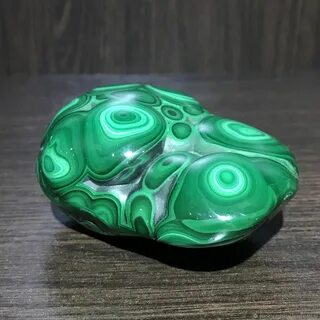 Камень зеленый малахит