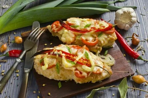 Куриная грудка запеченная под