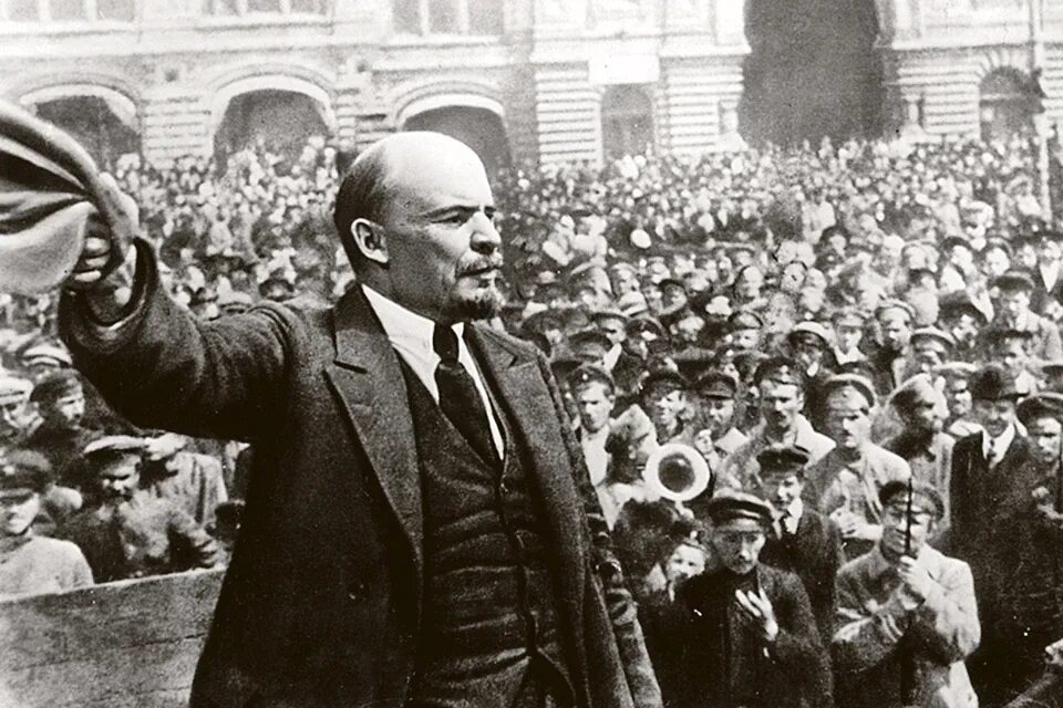 Ленин на трибуне фото. Ленин оратор. Ленин выступает. Ленин кричит.