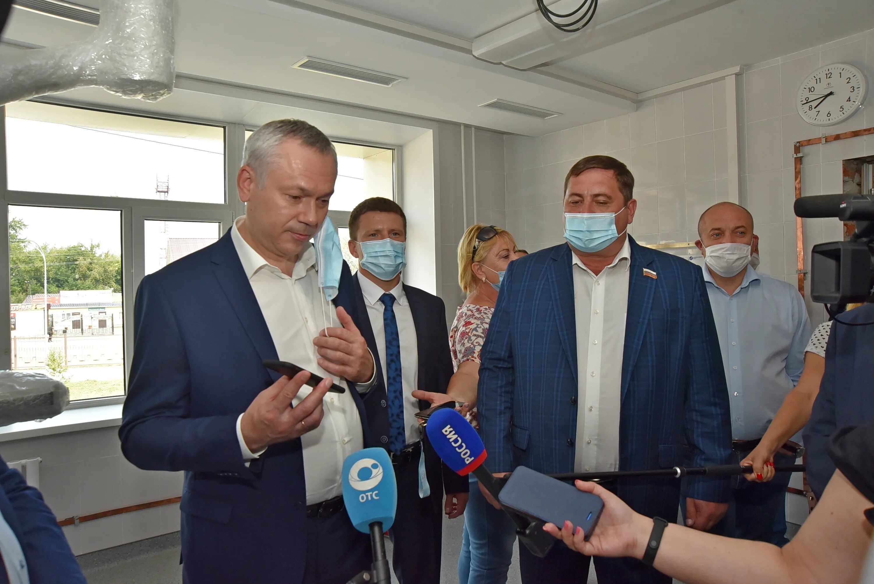 Докторов город новосибирск. Новосибирск врач. Касымов в. Главный врач больницы новосибирск. Докторов город новосибирск.