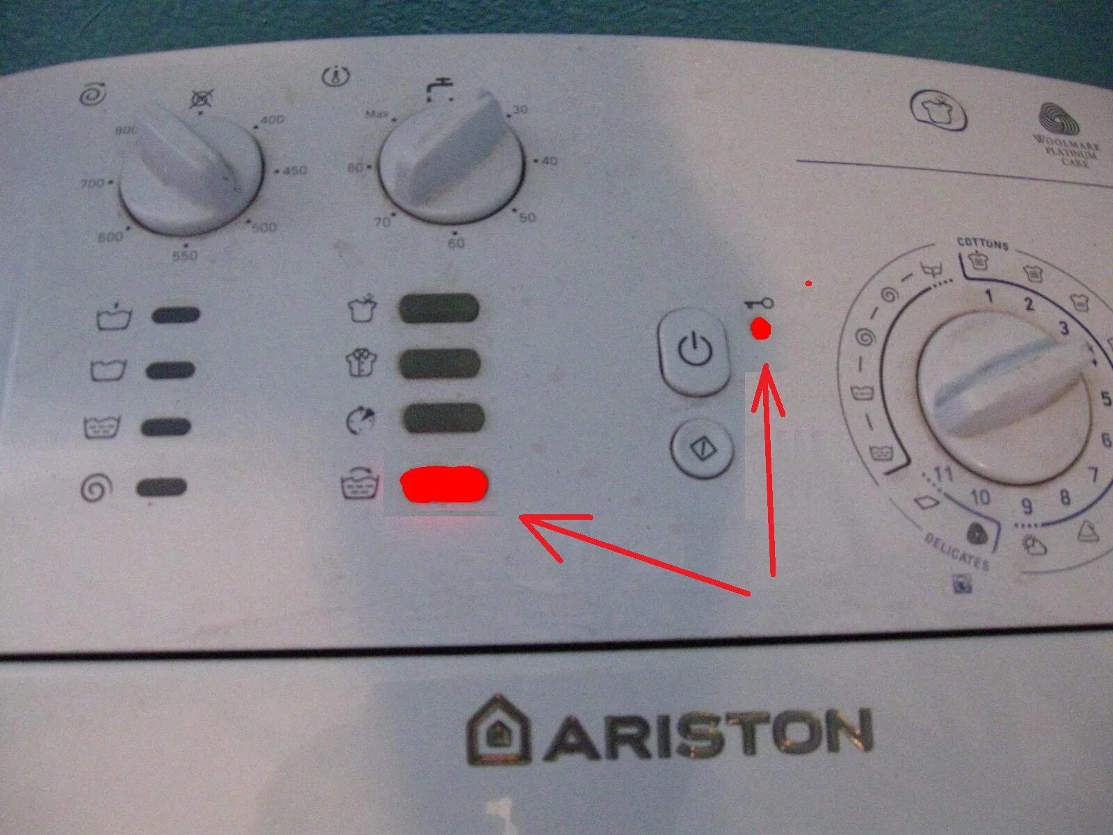 Кнопки hotpoint ariston. Стиральная машина Ariston AVTL 104. Стиральная машинка Аристон AVTL 83. Hotpoint Ariston стиральная AVTL 104. Коды ошибок стиральной машины Аристон AVTL 104.