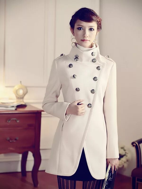 одежда трифо верхняя. пальто pompa персиковое. красивые пальто для женщин. воротник стойка. двубортное пальто женское.