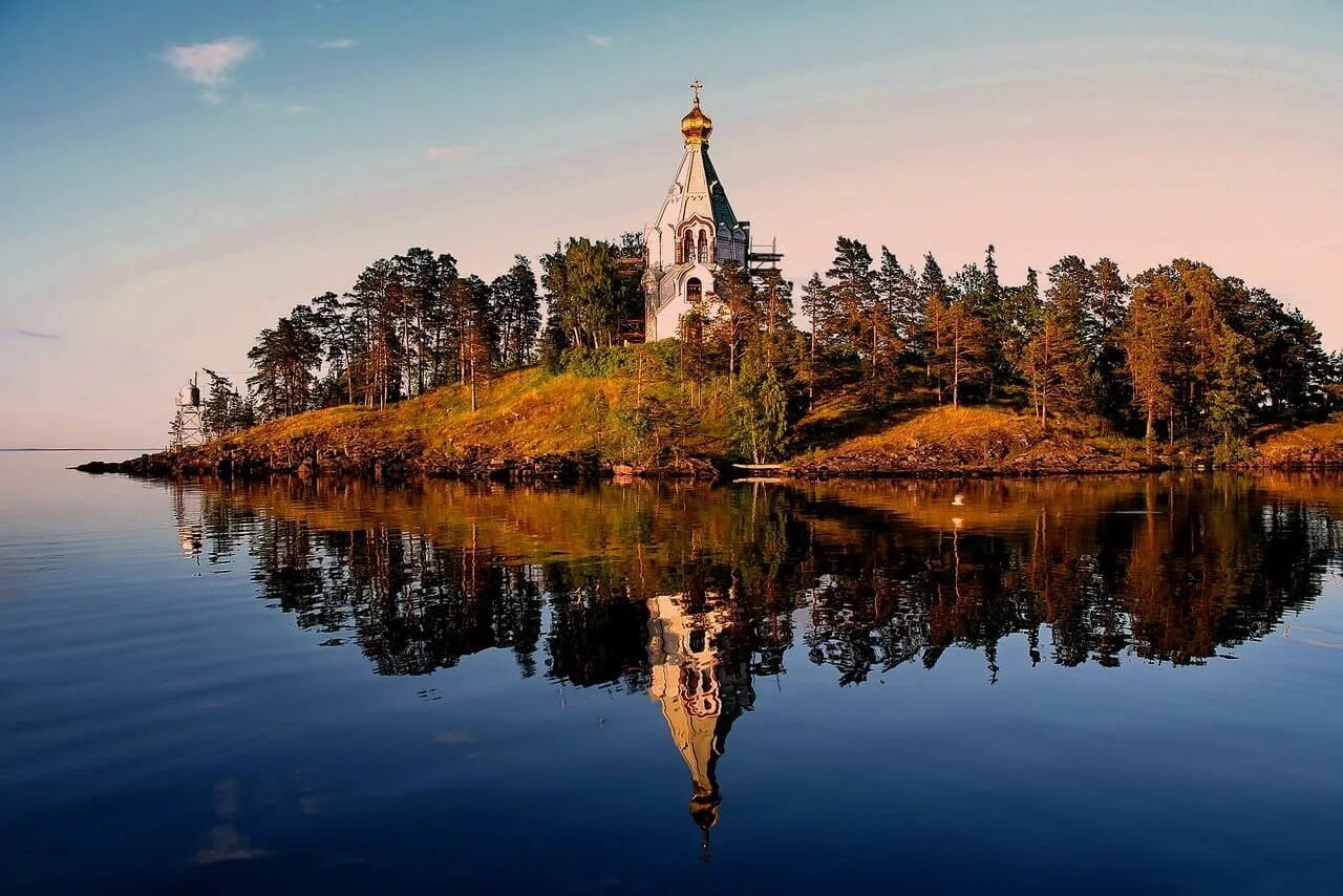 Самая живописная природа в россии. Никольский скит Валаам. Остров Валаам Карелия. Монастырь Карелия Валаам. Валаамский архипелаг Ладожское озеро.