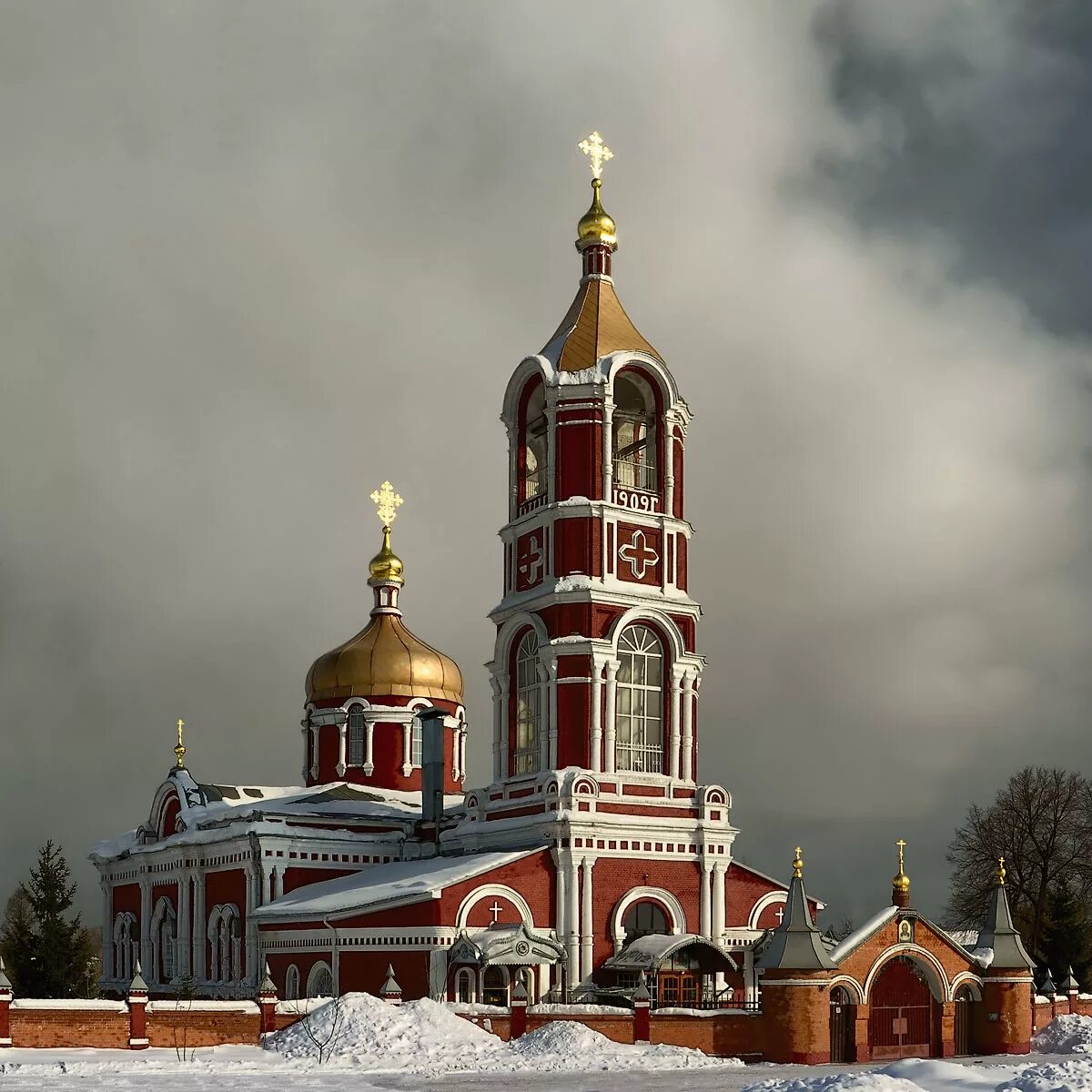 Храм воскресения в городе. Храм воскресения христова воскресенск. церковь воскресения христова воскресенское. храм воскресения христова московская область воскресенск. воскресение христово воскресенск.
