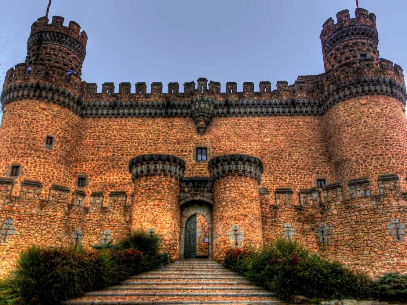 Замок Мансанарес-Эль-Реал замки Испании. Замок Мансанарес Мадрид. Мансанарес Эль реаль достопримечательности. Замок Мендоса - Мансанарес-Эль-реаль - Мадрид, Испания.. Самая крупная крепость из сохранившихся и действующих