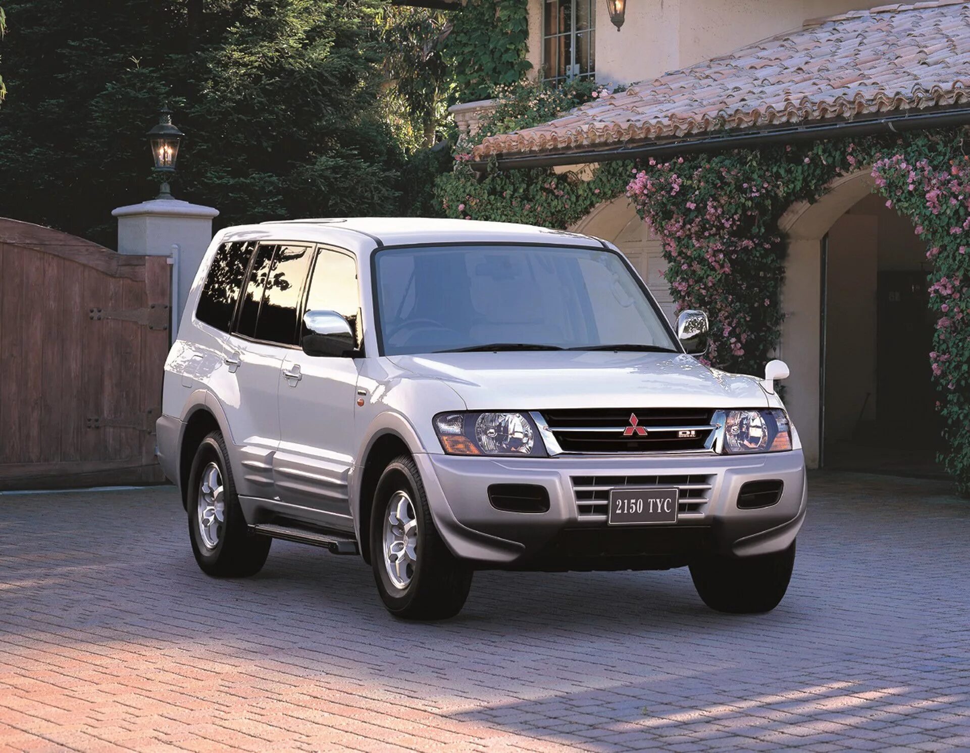 Mitsubishi Pajero 3. Мицубиси Паджеро 3 поколения. MMC Pajero 3. MMC Pajero 2003.