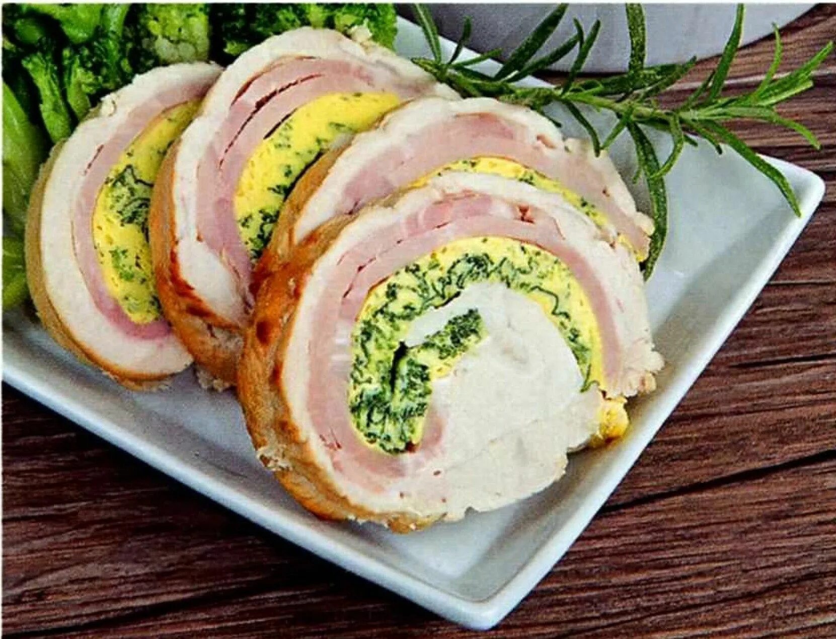 Куриные рулетики с яйцом