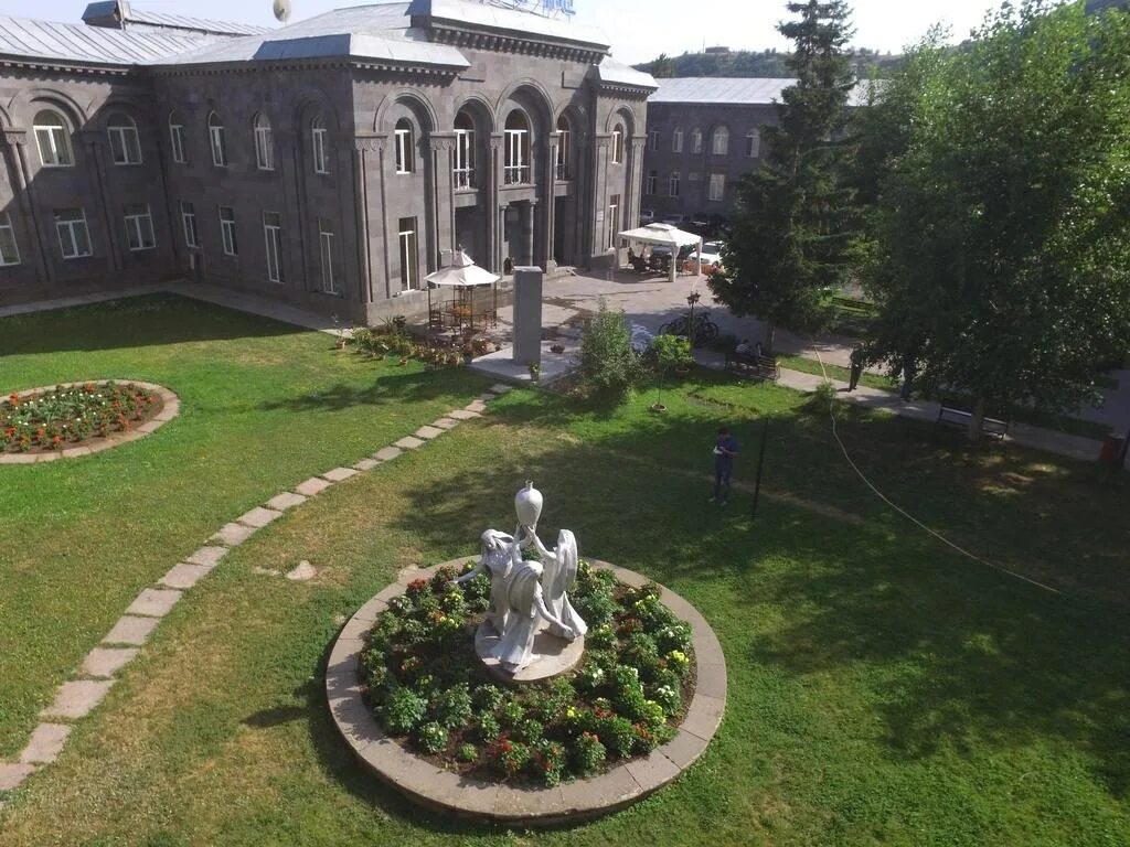 Jermuk санаторий армения. Олимпия джермук. Джермук армения санаторий. Джермук олимпия. Пансионат в армении в джермуке.