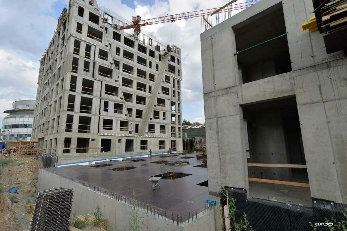 Купить квартиру-студию 27,8 м² по адресу Екатеринбург, Монтёрская улица, 8 - id 