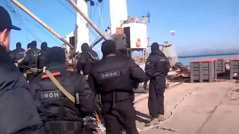 Залог за арестованное судно. Арест судна. Измаил изъятие российских судов. Танкер ника владивосток. Задержание судов в порту.