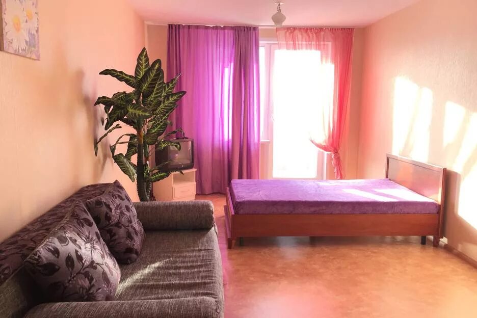 посуточные квартиры в красноярске. ленина 62 красноярск. однокомнатная на сутки. гостиница в квартире. квартиры в красноярске.