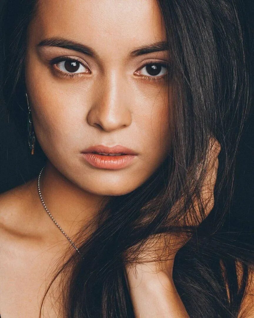 Актриса бибигуль суюншалина. Бибигуль актан. Бибигуль актан. Бибигуль актан актриса. Бибигуль суюншалина 2020.