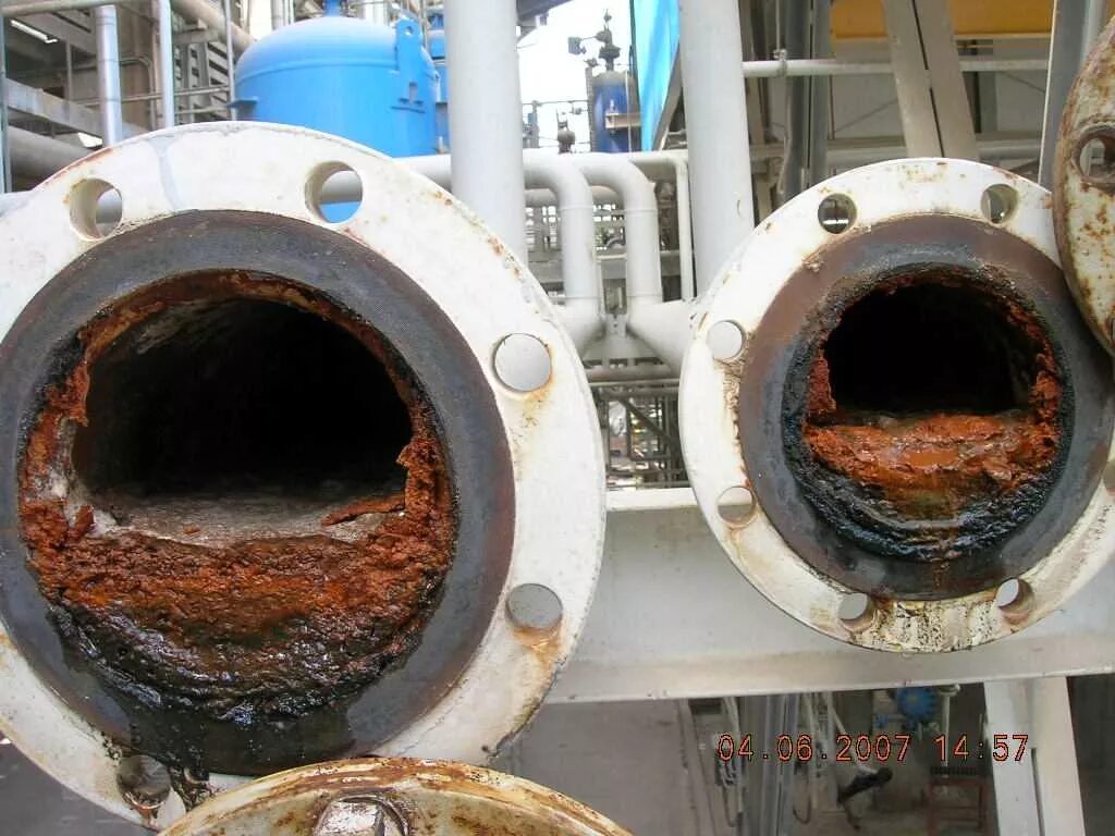 Трубопровод на заводе. Коррозия трубопровода нефтегаз. Коррозия стальных труб. Коррозия труб нкт. Коррозия нефтегазового оборудования.