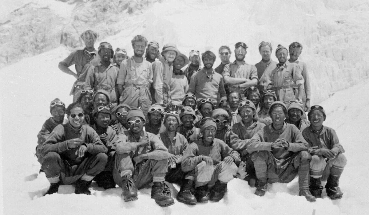 Первая экспедиция на эверест. Первое восхождение на Эверест 1953. Экспедиция 1953 года на Эверест.