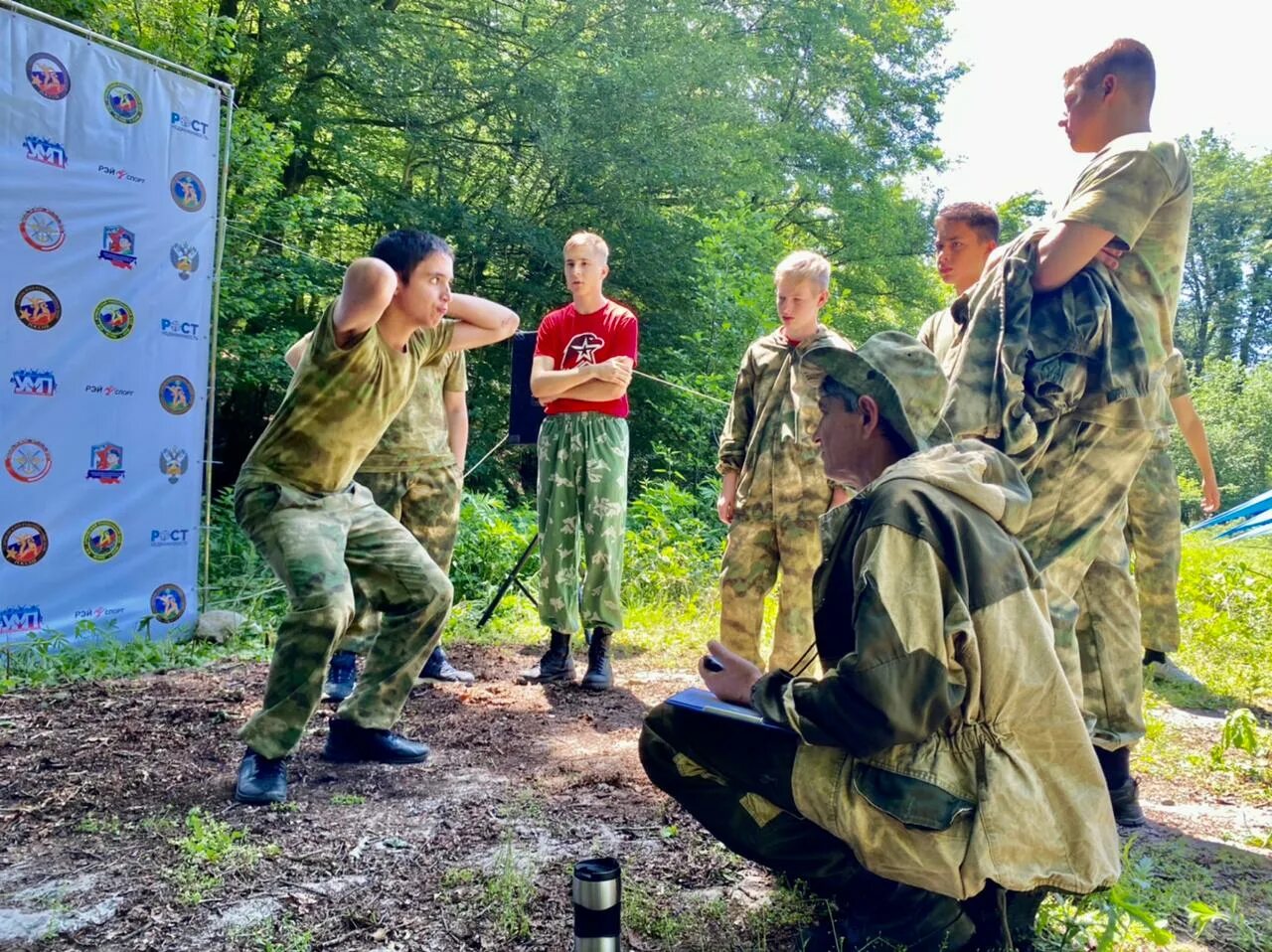 Прошли игры зарница. Штурм Зарница. Военно-спортивная игра Зарница. Вси Зарница. Спортивная игра Зарница.