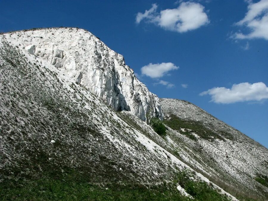 Как называются белые горы. Меловые горы Белгород. Меловые горы Алексеевка. Меловые горы Алексеевка Белгородская область. Белгородская область гора мела.