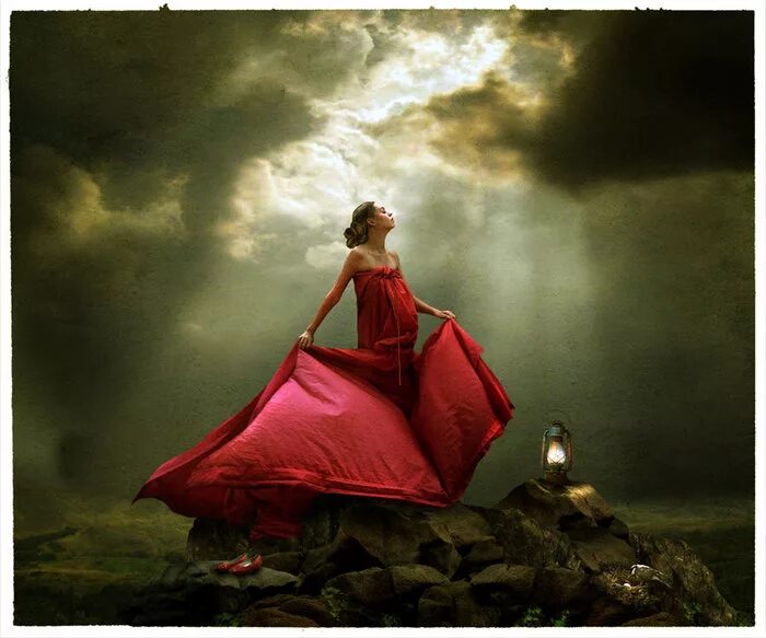 Свет внутри человека. Энергия человека. Независимая девушка. Женская сила. Внутренне сильная женщина.