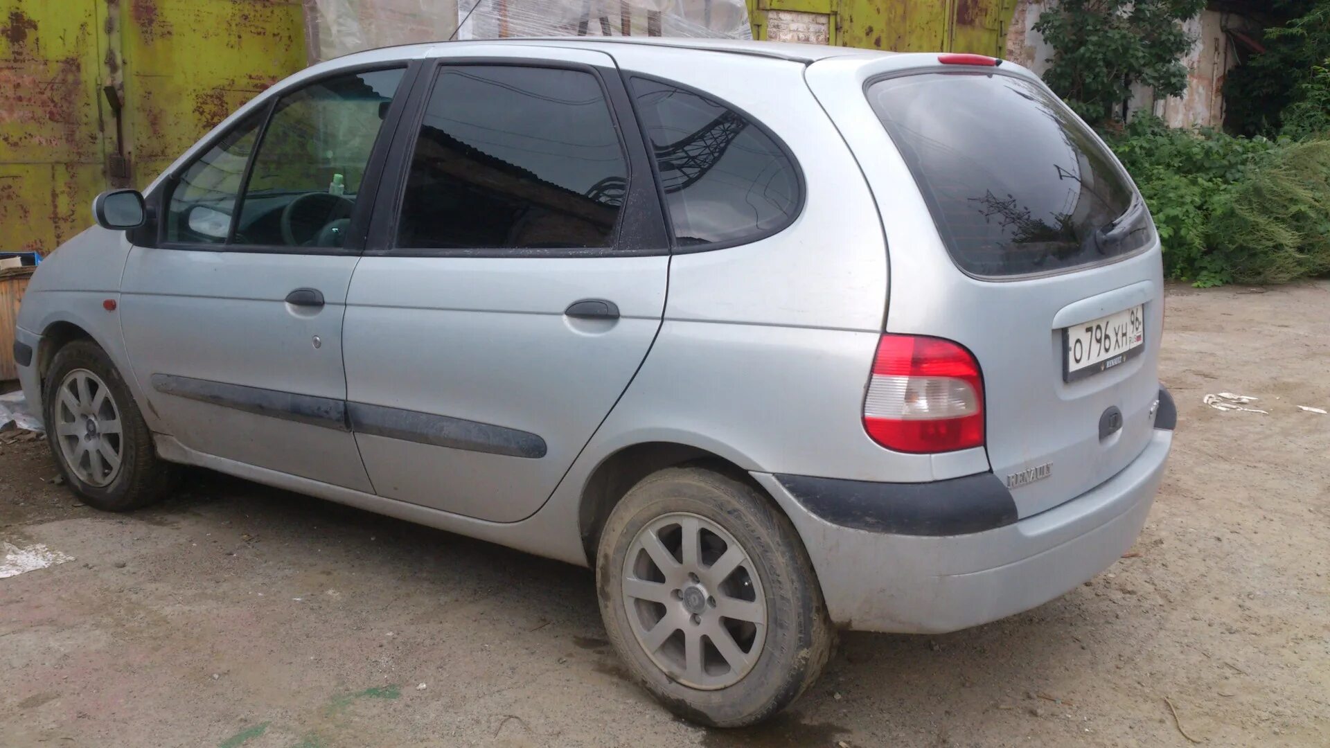 Рено Сценик 2000г. Renault Scenic 1 2000 года. Renault Scenic 1 2000 года 1.6. Рено Сценик 2000 года 1.6 бензин.