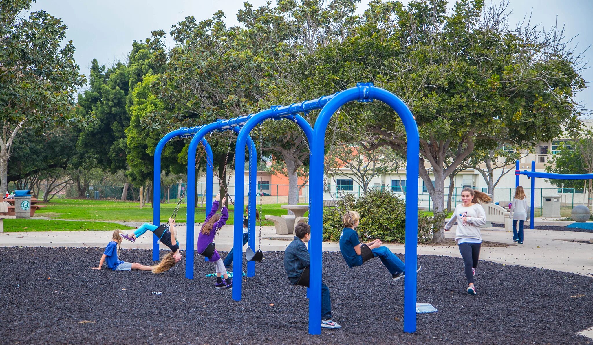 Activity area. Спортивные площадки в Стэнли парке. Real Kids парк. Активити парки с лазаньем. Kids Playground at Park.