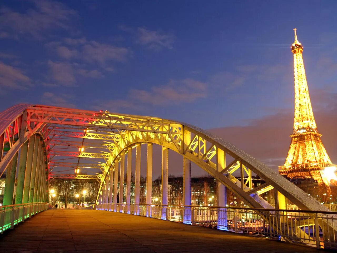 Fr страна. Париж столица Франции. Мост Седар Париж. Эйфелева башня (Франция). Версаль (Франция).. ДОСПРОМЕЧАТЕЛЬНОСТЬ Франции.