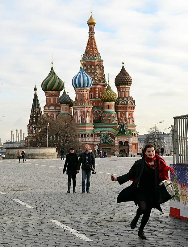 Москва фотки людей. Фотосессия на красной площади. Люди на красной площади. Красная площадь днем. Объекты на красной площади.