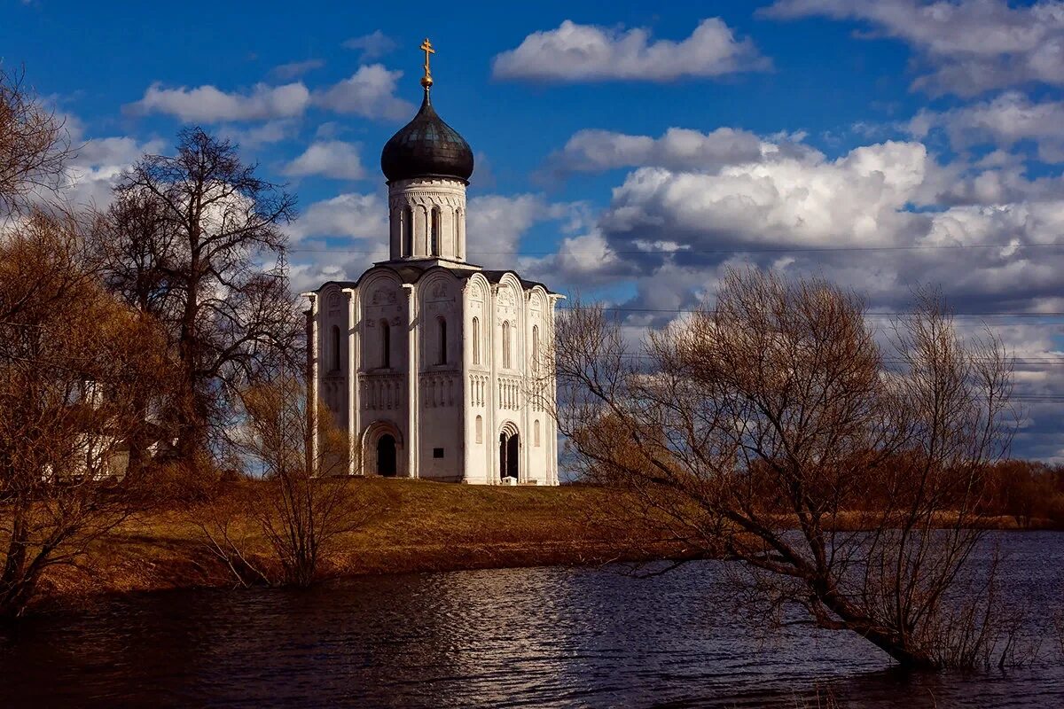 В каком веке построили церковь покрова. Храм Покрова на Нерли. Храм Покрова на Нерли во Владимире. Храм Покрова на Нерли 1165. Храм Покрова на Нерли Архитектор.