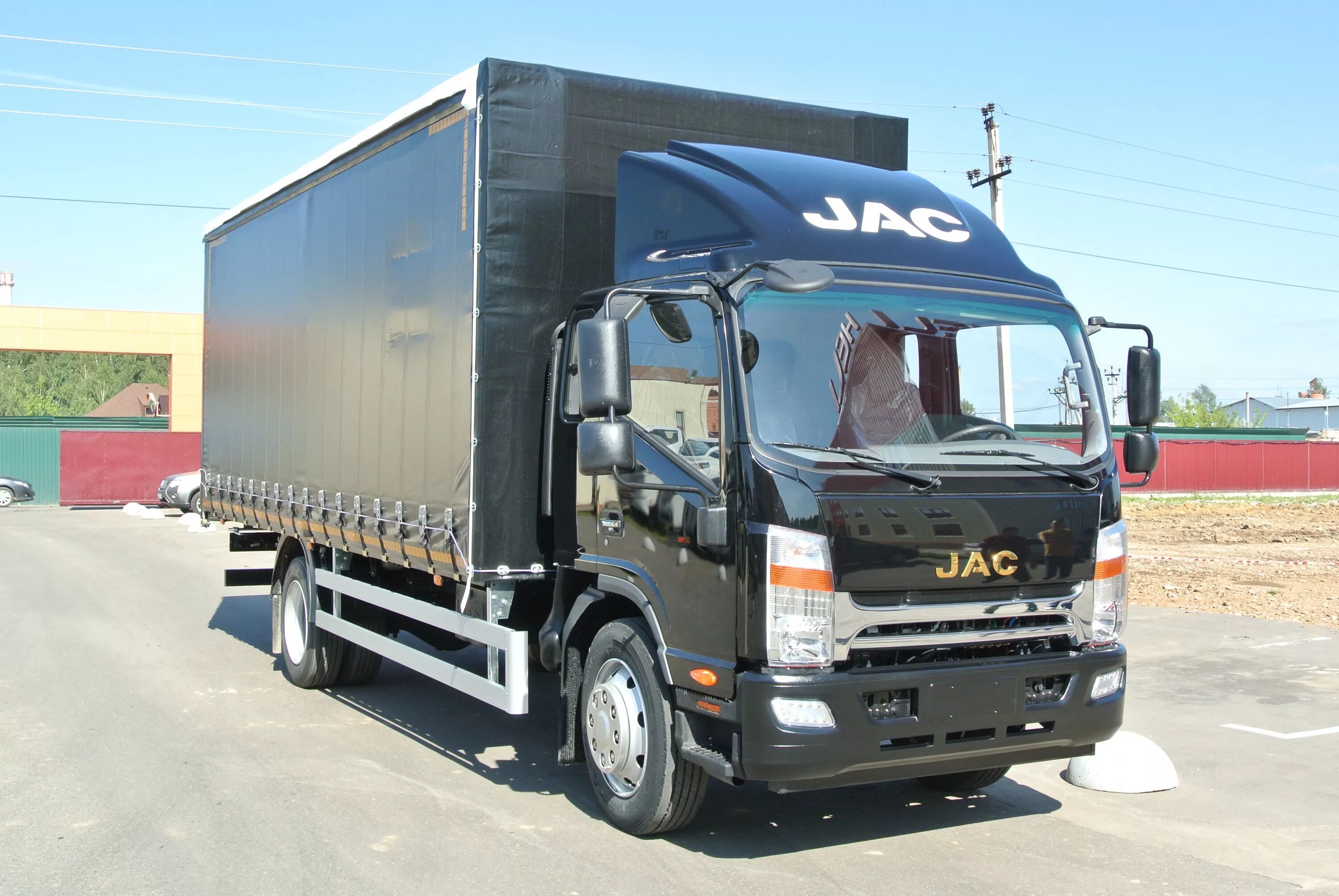Купить грузовик категории в. Грузовой JAC n120. JAC n120 самосвал. Бортовой автомобиль JAC n120. JAC n120 тентованный.