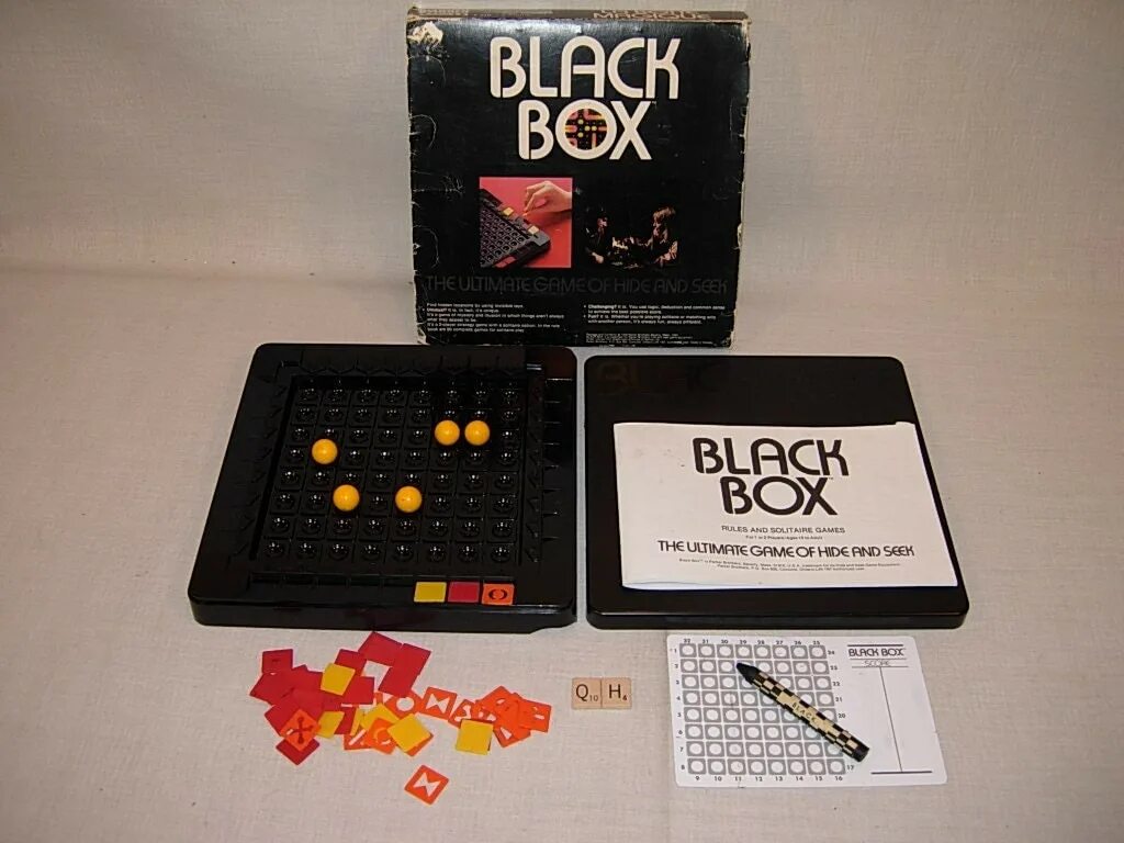Black Box игра. Настольная игра в черной коробке. Настольные игры черно оранжевый. Настольная игра чёрные мысли. Настольная игра бокс