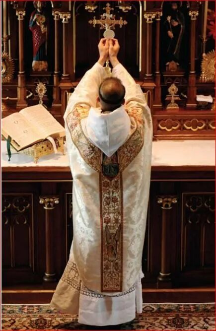 Hoc est. Призрак католического священника. hoc est corpus. hoc est corpus meus. reclusiam enim corpus meum.