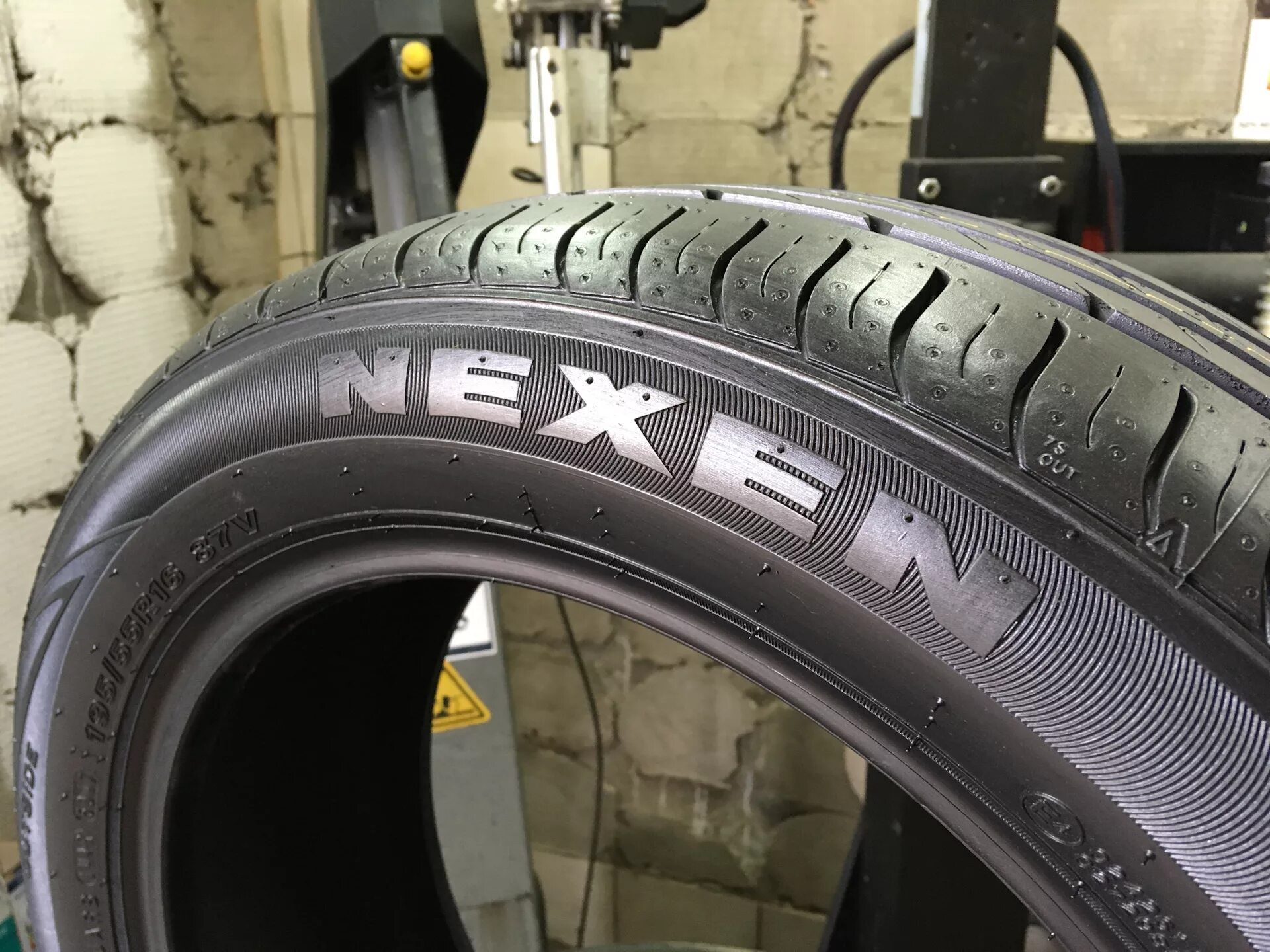 Nexen 195/55 r16.