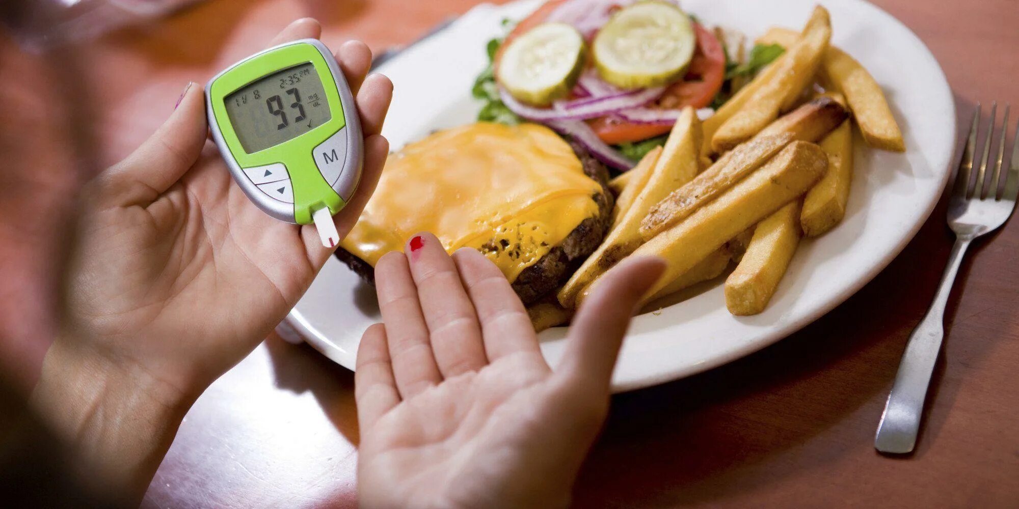 Сахарный диабет прием пищи. Неправильное питание. Диетотерапия сахарного диабета. Диабет обед. Сахара в питании.