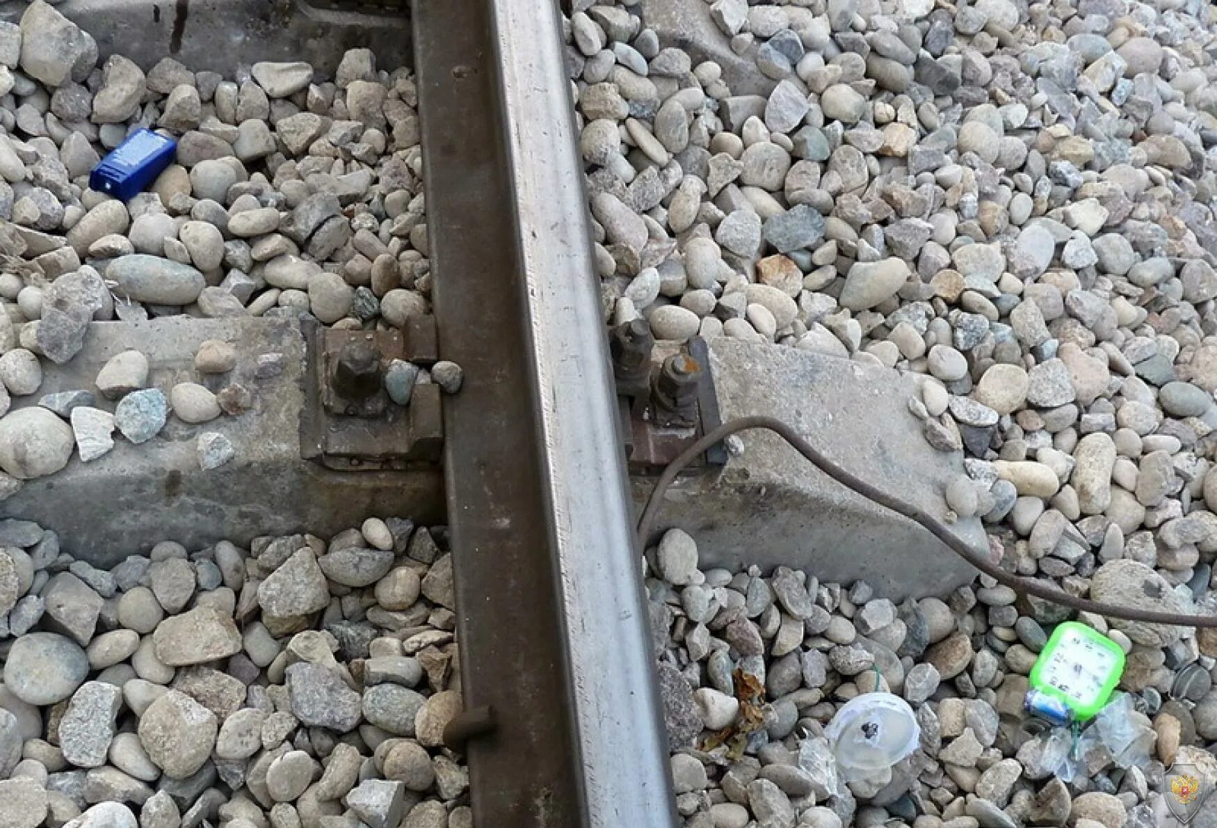 места закладки взрывных устройств на вагонах. самодельной взрывное устройство на жд путях. замыкание на железной дороге. взрывное устройство на жд. подрыв железнодорожного пути.