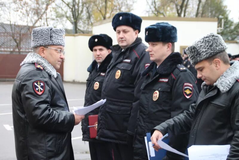 Переход на форму одежды. Новая зимняя форма полиции 2025. форма полиции зимняя 2025. зимняя форма мвд нового образца 2025. форма одежды мвд 2025.