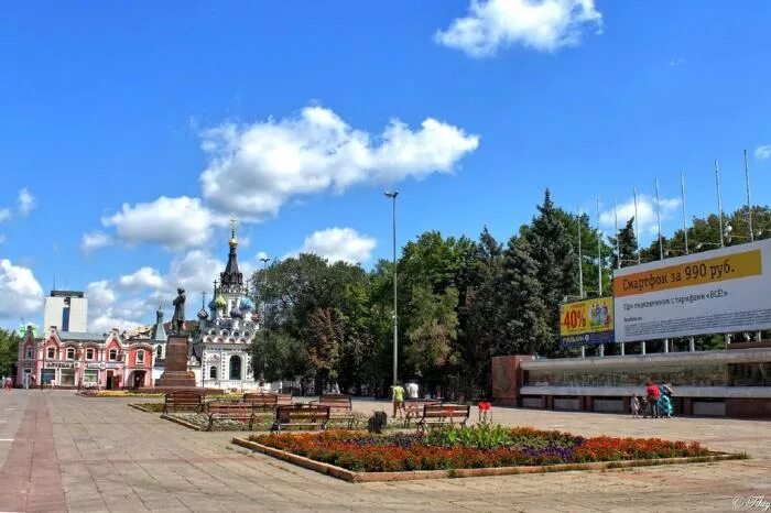 Как раньше называлась площадь. Площадь чернышевского саратов. панорамы саратова площадь чернышевского. соборная площадь саратов панорама. площадь чернышевского саратов зима.