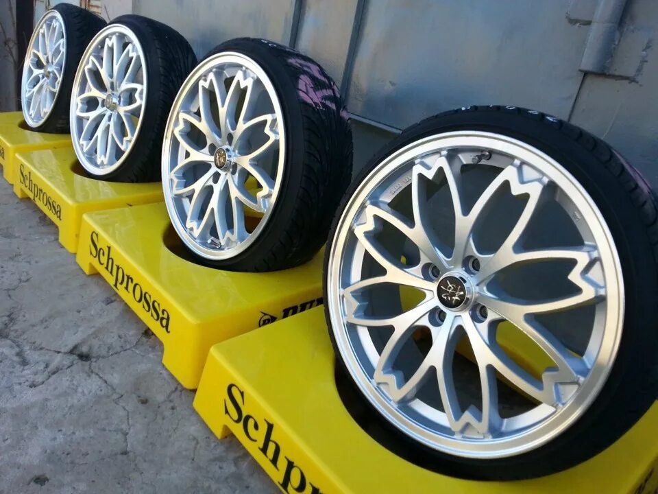 R17 4x100 купить. Диски PIAA r17. Диски PIAA 4х100. Диски PIAA Racing r17. Диски TRD rays r17.