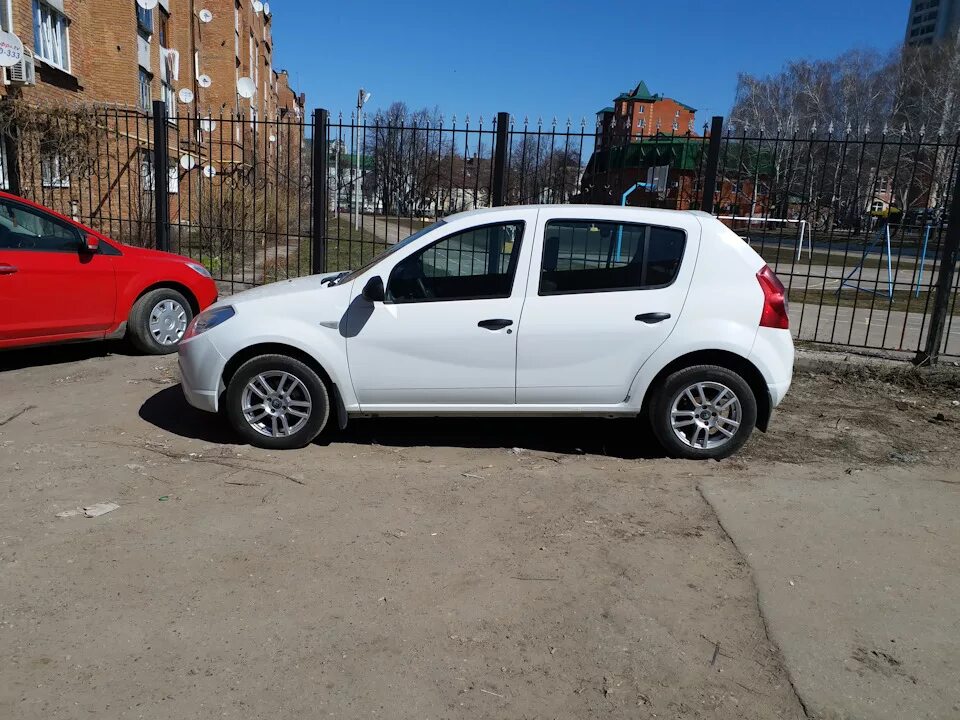 16 радиус дисков на рено сандеро. Диски renault sandero r16. renault sandero r15. диски рено сандеро 14. рено сандеро 2 r18.