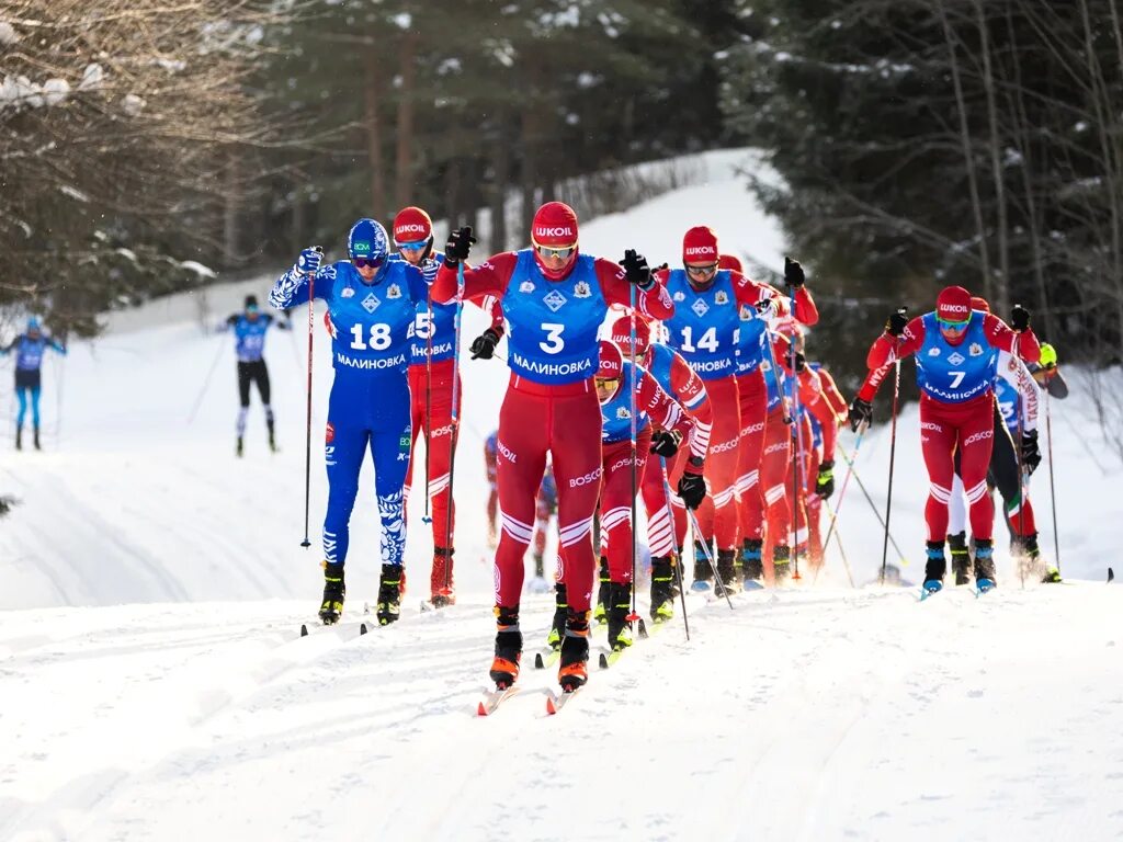 Лыжный спорт россия 2024. Большунов скиатлон Малиновка. Лыжный спорт. Лыжные гонки Олимпийские игры. Скиатлон.