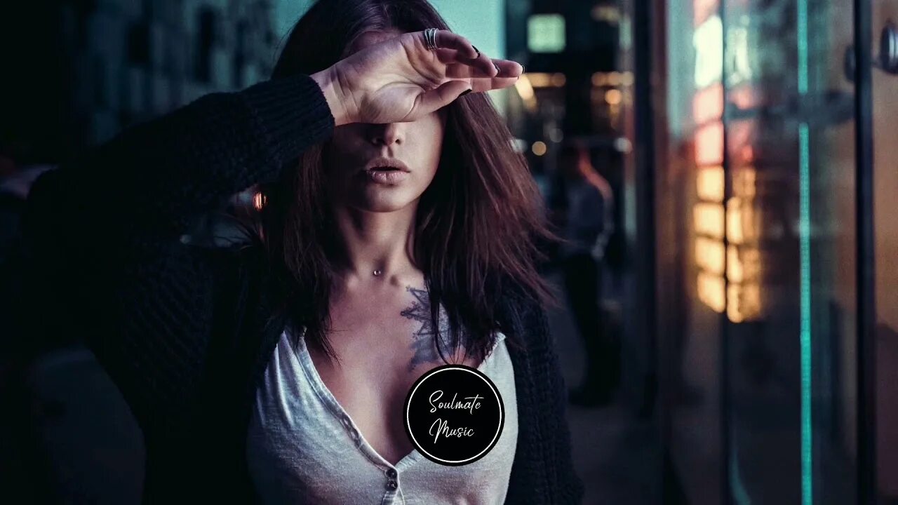 Фото девушек deep. Deep house девушки. Дип хаус фото девушек. Chill девушки. Девушка в очках в бассейне.
