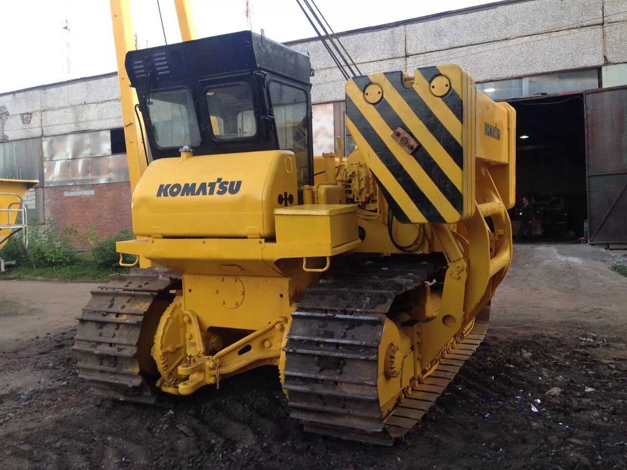Komatsu d355c. Трубоукладчик komatsu d355c. трубоукладчик komatsu d355c-3. komatsu 355 трубоукладчик. кран-трубоукладчик komatsu d355c-3.