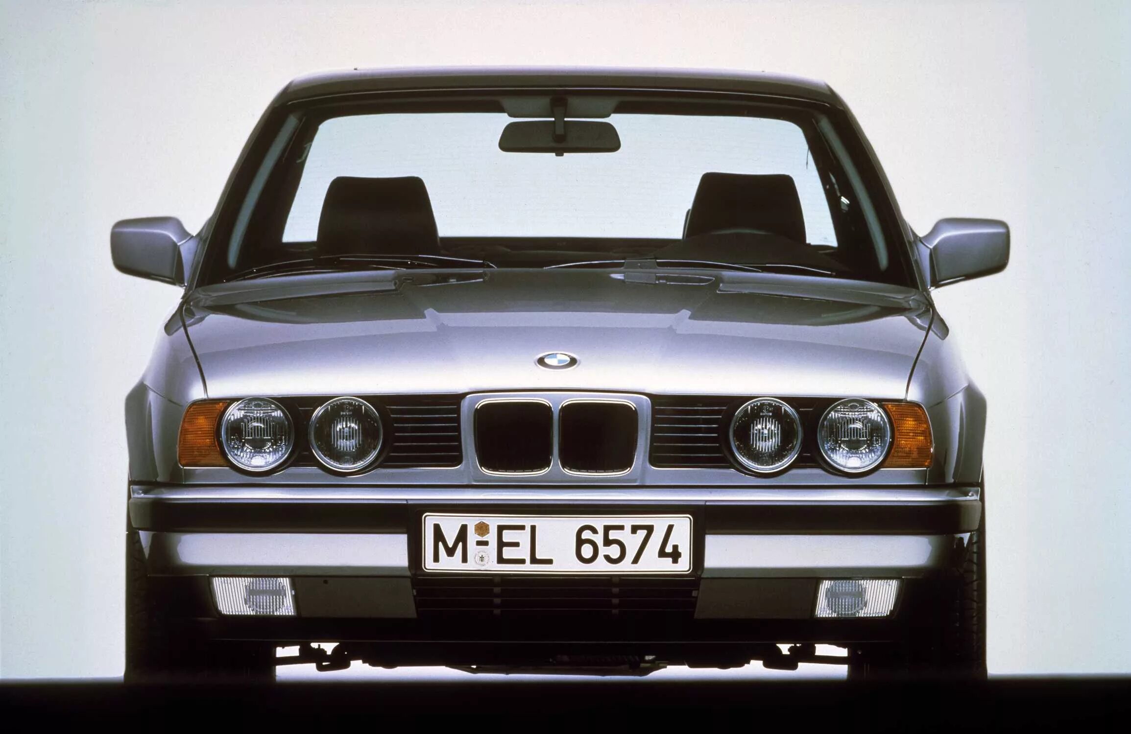 Е34 объем. BMW 525 e34. БМВ 530 е34. BMW 5 e34. BMW e34 525i.