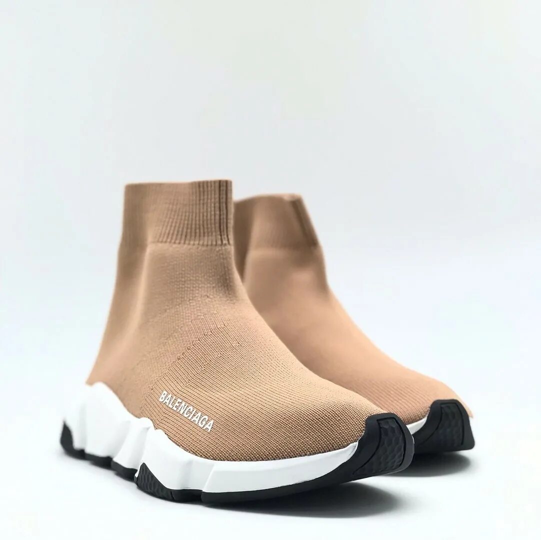 Кроссовки баленсиага 2024. Кроссовки Balenciaga Speed Trainer. Обувь Баленсиага 2020. Balenciaga Speed Trainer женские. Обувь Баленсиага Speed женская.