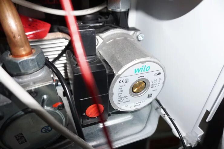 Bosch gaz 6000 w насос. Bosch gaz 6000 24 насос. Насос для газового котла бош gaz 6000w. Bosch wbn2000-24c 24 КВТ.